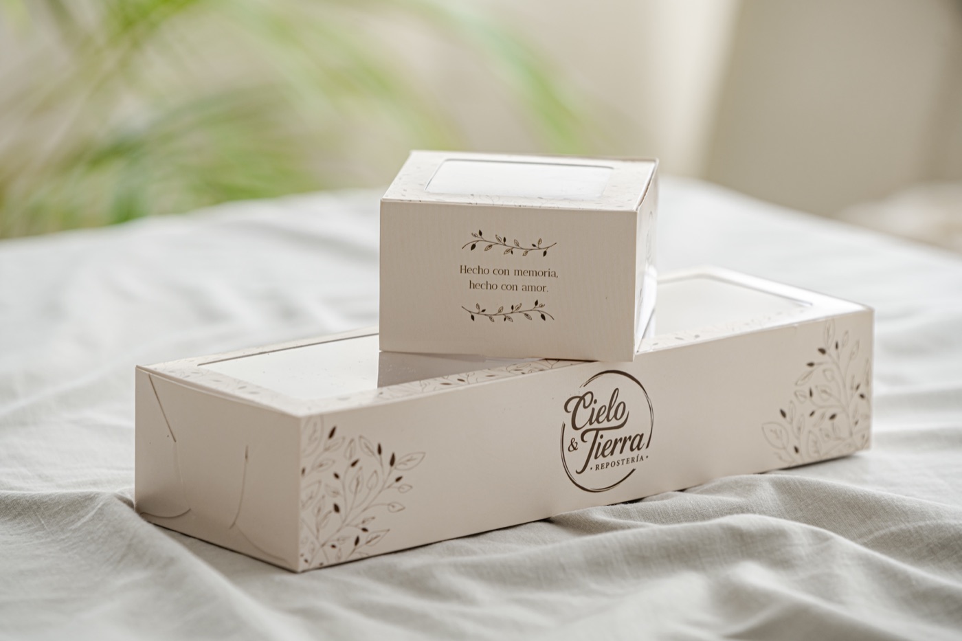Detalles y cajas de regalo de Cielo & Tierra
